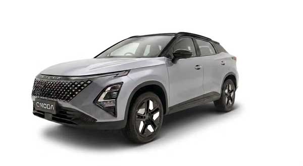 Silver Omoda taxi, front three-quarter view.
